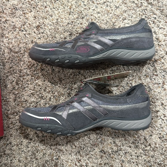 Sketchers Relaxed Fit Memory Foam - Picture 2 of 7